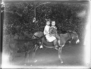 Missionary's children, Shilouvane, South Africa, ca. 1901-1907