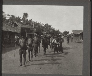 Part of a column of carriers in Ekiliwindi