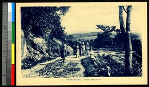 Women transport water, Madagascar, ca.1920-1940