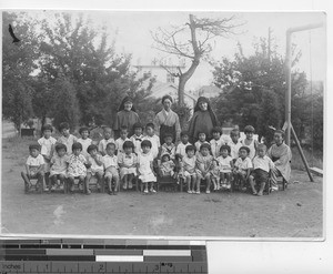 Maryknoll Sisters with Kindergarten children at Fushun, China, 1936