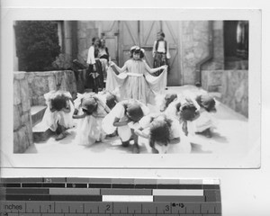 Children in an outdoor production at Dalian, China