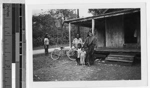 Maryknoll Sister visiting a family, Heeia, Hawaii, 1946