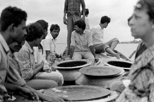 Fra nødhjælpsarbejdet i forbindelse med oversvømmelseskatastrofen i Bangladesh, 1988