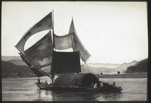 Chinese sailing boat on the Han River