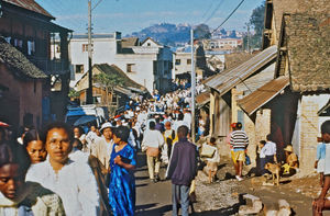 Mission at the bottom - City Mission in Madagascar. It is difficult for a farmer family to find