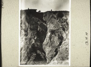 Mountain eroded by rain. The road at the top (Hoschuwan to Nyenhang) is only 4 m wide, and the other side looks just like this one