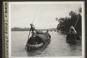 Boats going upstream on the Ponnani River