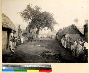 Curious villagers, Agogo, Ghana, ca.1885-1895