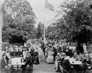 Birthday 17.06.1937. Detail of the participants in the garden