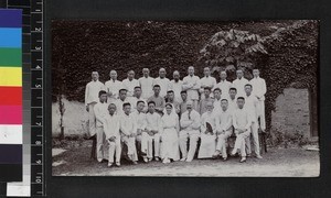 Portrait of Hodge memorial hospital staff, Wuhan, 1917