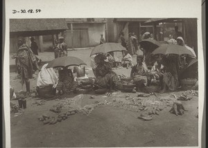 Market scene in Kumase