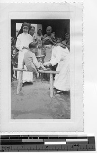 Local sisters in Lipu, China, 1948