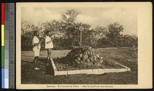 Missionary father's grave, Doruma, Congo, ca.1920-1940