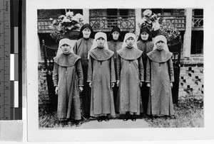 Native novices and Maryknoll Sister teachers, Guilin, China, May 3, 1942