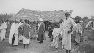 South Arcot, India. Missionary Martha Sigrid Malthe visiting the Women Evangelist Ponnammal - i