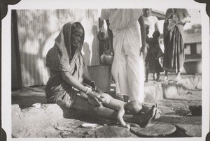 So badet man ein Baby in Indien