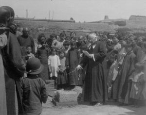 Grundstenen til den nye Kirke i Petune lægges. P. Nørgaard. Anvendt 1937. Danmission Photo Archive