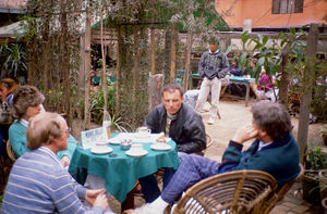 Leader of the Project Western Youth to the East, Johnny Rønved (in the middle) in conversation