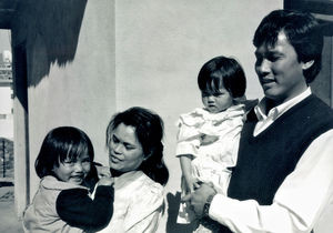 Kathmandu, Nepal, ca 1995. Rita og Sonam Tshering Kabo med deres døtre, Keren og Priya. Fra 1996 rejste familien Kabo på flere års teologiske studier, først i Danmark fra 1996-98, efterfulgt af en akademisk teologisk uddannelse på LTS i Hongkong,1998-2000. Efter hjemkomsten til Nepal, har Rita og Sonam Kabo været meget aktive i den nationale kristne kirke lokalt og på landsplan. De har oprettet Elim Ministries, en privat kristen organisation i Kathmandu med forskellige undervisnings- og rådgivningstilbud. Rita Kabo er leder af en privat skole, Elim Kids Academy, og Sonam Kabo er præst ved deres kirke, Elim Worship Church i Kathmandu