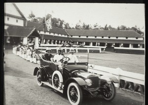 Der Gouverneur verlässt das College