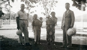 Oechsner de Coninck and two sakalava women and their children, in Madagascar