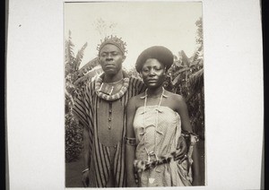Der Schwiegersohn des Königs Ndjoya mit seiner Frau