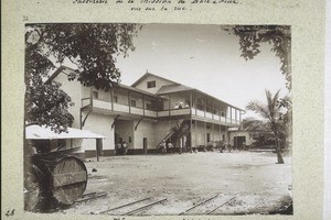 Même vue, du côte de la cour