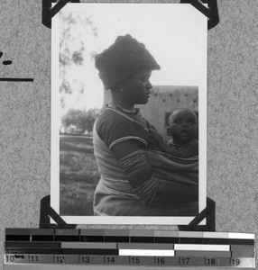 Fingu woman with her child, Baziya, South Africa East
