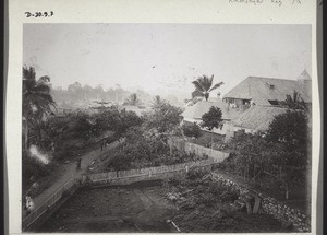 Altes Missionshaus in Aburi. (Vom Sanatorium aus gesehen)