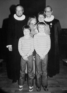 Lars and Anne Vibeke Mandrup with children Anne Kathrine. Jakob and Thomas photographed with Bi