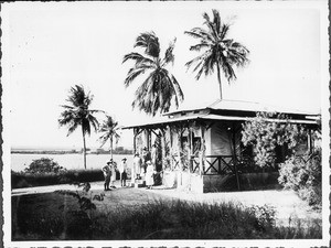 Missionaries at the Bethel mission house, Tanga, Tanzania, ca.1927-1938