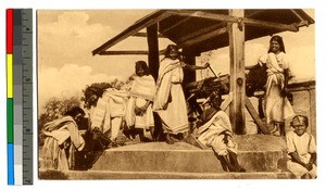 Girls at a well, India, ca.1920-1940