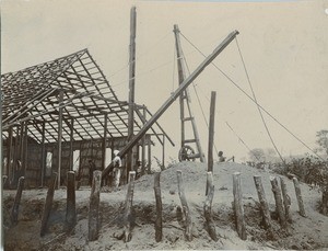 Building of the Lukona church : the structure