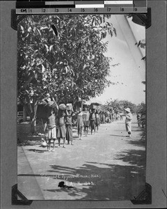 African porters, Ipiana, Tanzania, ca. 1898-1903