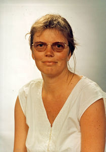 Hanne Kudeha Jørgensen (fra 1993, Simonsen), født i Sikonge, Tanzania. (Datter af BDM missionærer, Harry & Elly Jørgensen). Underviser af missionærbørn i Mpanda, Tanzania, 1983-85. Læreruddannelse, 1986-89. Kursus på Selly Oak Colleges, Birmingham, 1990. Udsendt af DMS til Den Lutherske Kirke/ELCT, Tanzania, 1991-98. Lærer på Karagwe Secondary School, 1991-93. Gift med Kjeld Simonsen, 1993. Leder af Nyakahanga sygeplejeforskole, 1993-94. Sekretær for ELCTs byggeafdeling, Karagwe, 1995-96. Lærer og leder af Karagwe Secondary School, 1996-98