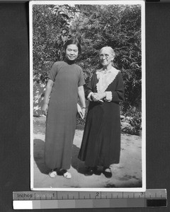 Emily S. Hartwell and Sun Su chen, Fujian, China, ca. 1920