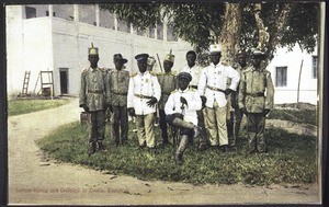 Bamum König mit Gefolge in Duala, Kamerun