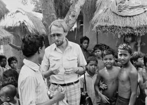 Bangladesh Lutheran Church/BLC, 1983. Missionary Iver Viftrup in conversation with Rev. Noresh