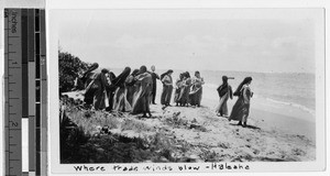 Maryknoll missioners vacationing at Haleaha, Oahu, Hawaii, 1929