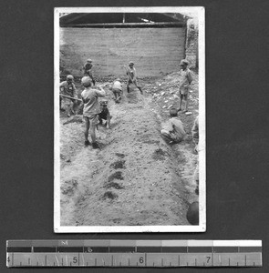 Children working in a garden at Fukien Christian University, Shaowu, Fujian, China, ca.1939