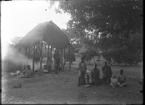 Group of African people, Antioka, Mozambique, ca. 1901-1907