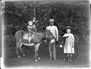 Missionary's children, Shilouvane, South Africa, ca. 1901-1907