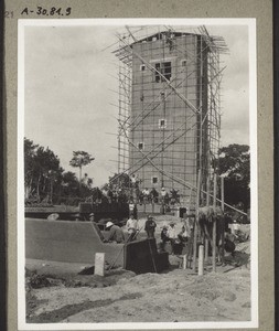 Bau eines chin. Wohnhauses mit Turm. 1928