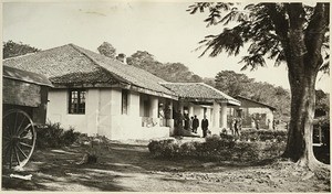 Kaundinyas Haus in Anandapur. Für Herrn Inspector Josenhans, Basel. Mit freundlichem Gruss H.V