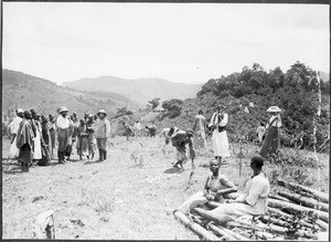 Assembly of chiefs and missionaries, Chome, Tanzania, ca. 1911-1914