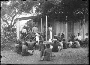 Medical consultation, Maputo, Mozambique, ca. 1901-1907