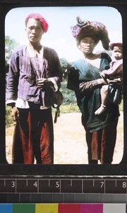 Taungthus man, woman and child, Myanmar, s.d