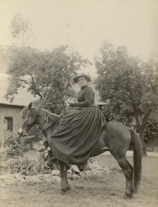 Miriam Cochet on her horse, named "Zambèze"