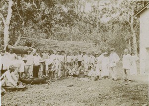 Preparation of the meal, Haapiti, Moorea island