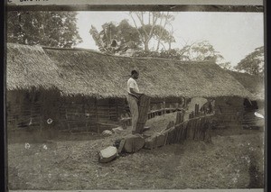 Ikono oder Dikili, Gebets- und Ceremonien-Hügel. Kamerun